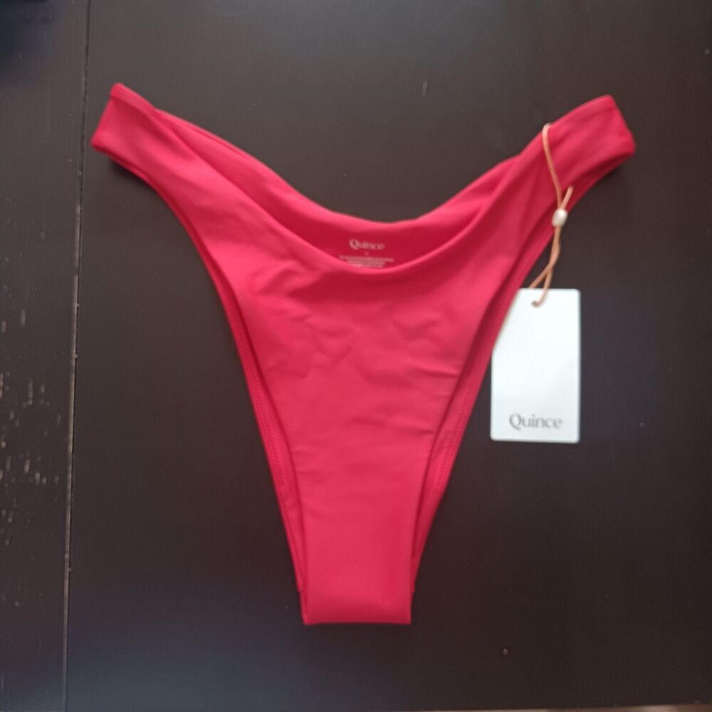 Quince Italian High-Leg Bikini Bottom Cherry Size S UPF 50 beach lounge vacation